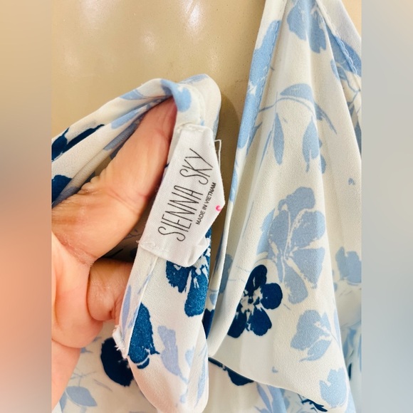 Sienna Sky floral bare shoulders peplum top with bow tie waist size S - Picture 5 of 12